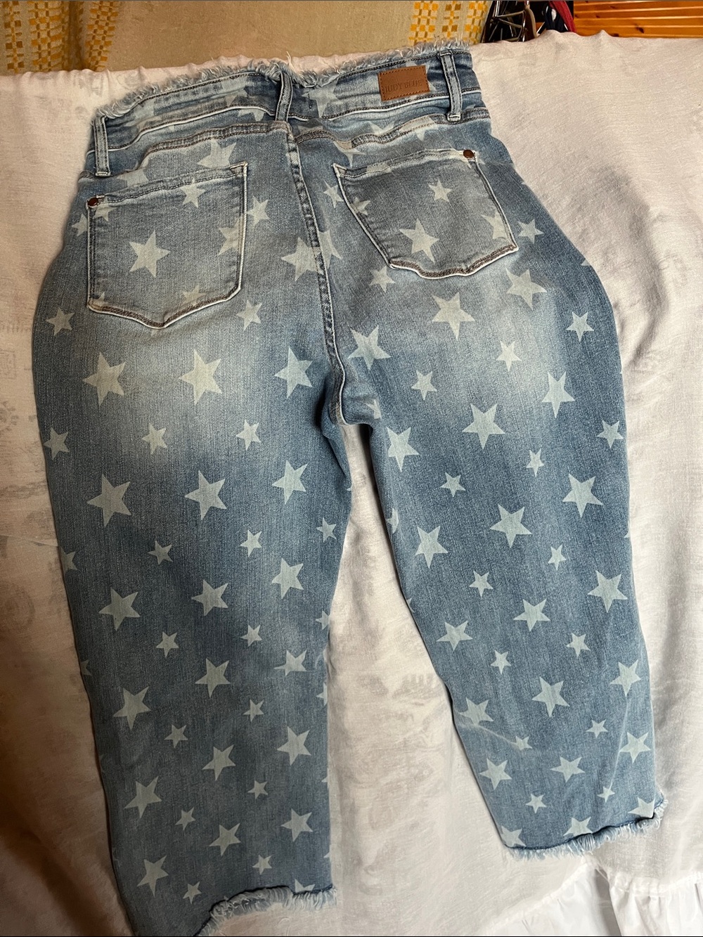 Judy Blue Light Blue Star Print Frayed Hem Cropped Jeans - Picture 2 of 6